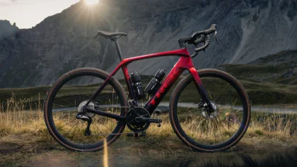 Trek Domane+ SLR - E-cestno kolo kot ga še niste videli