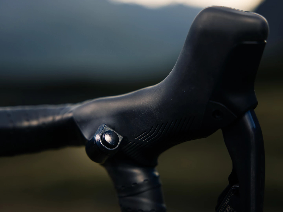 Trek Domane+ SLR - E-cestno kolo kot ga še niste videli