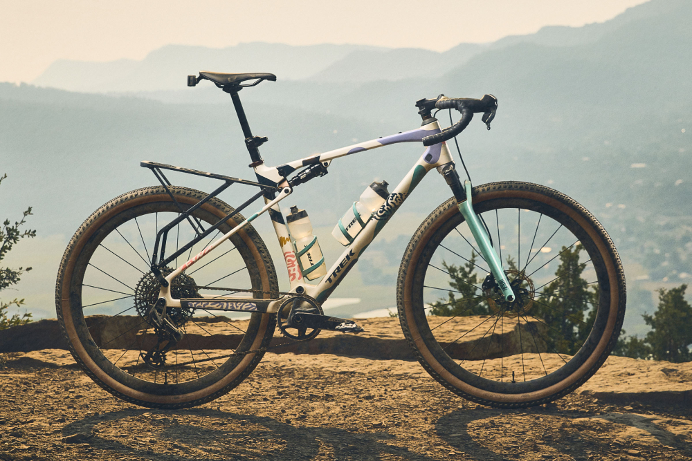 TREK CheckOUT - Gravel kolo, ki deli množico